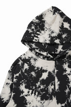 画像をギャラリービューアに読み込む, A.F ARTEFACT ASYMMETRY LOOP HEM HOODED TOPS / MOTTLED DYING (BLACK x IVORY)