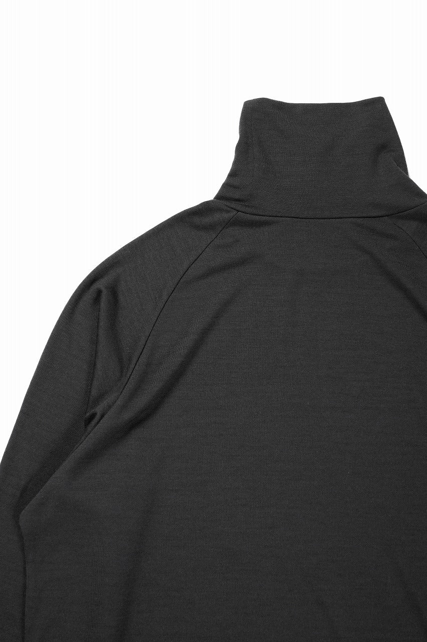 画像をギャラリービューアに読み込む, CAPERTICA OFF TURTLE NECK TOP / SUPER 140s WASHABLE WOOL DC-JERSEY (DARKNESS)