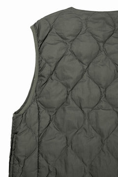 画像をギャラリービューアに読み込む, F/CE. x TAION® PACKABLE INNER DOWN VEST (OLIVE GRAY)