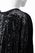 Load image into Gallery viewer, A.F ARTEFACT JUMBO CREW NECK TOPS / VELVET JERSEY (BLACK)