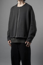 画像をギャラリービューアに読み込む, OPPOSE DUALITY NO COLLAR RIB ZIP TOP (BLACK)