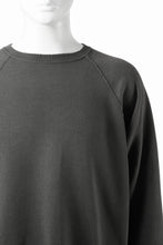 画像をギャラリービューアに読み込む, FULLCOUNT FADING RAGLAN SLEEVE SWEAT SHIRT (DAMAGE LESS / BLACK)