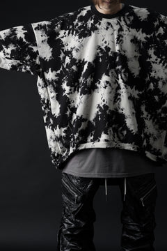 Load image into Gallery viewer, A.F ARTEFACT JUMBO CREW NECK TOPS / MOTTLED DYING (BLACK x IVORY)