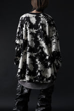 Load image into Gallery viewer, A.F ARTEFACT JUMBO CREW NECK TOPS / MOTTLED DYING (BLACK x IVORY)
