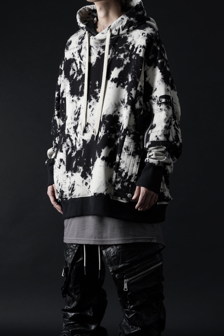 Load image into Gallery viewer, A.F ARTEFACT CARGO HOODED TOPS / MOTTLED DYING (BLACK x IVORY)
