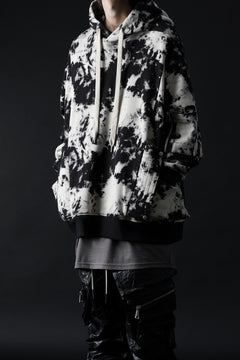 Load image into Gallery viewer, A.F ARTEFACT CARGO HOODED TOPS / MOTTLED DYING (BLACK x IVORY)