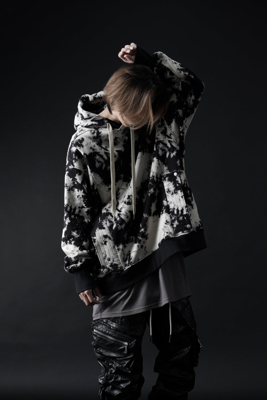 Load image into Gallery viewer, A.F ARTEFACT CARGO HOODED TOPS / MOTTLED DYING (BLACK x IVORY)
