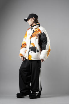 画像をギャラリービューアに読み込む, Y-3 Yohji Yamamoto AOP PUFFER DOWN JACKET (WHITE + MULTI)