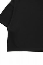 画像をギャラリービューアに読み込む, N/07 OVERSIZE TOP / RIBBED CARDBOARD KNIT JERSEY (BLACK)