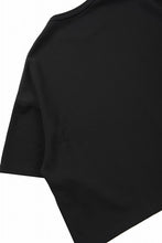 画像をギャラリービューアに読み込む, N/07 OVERSIZE TOP / RIBBED CARDBOARD KNIT JERSEY (BLACK)