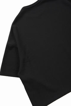 画像をギャラリービューアに読み込む, N/07 OVERSIZE TOP / RIBBED CARDBOARD KNIT JERSEY (BLACK)