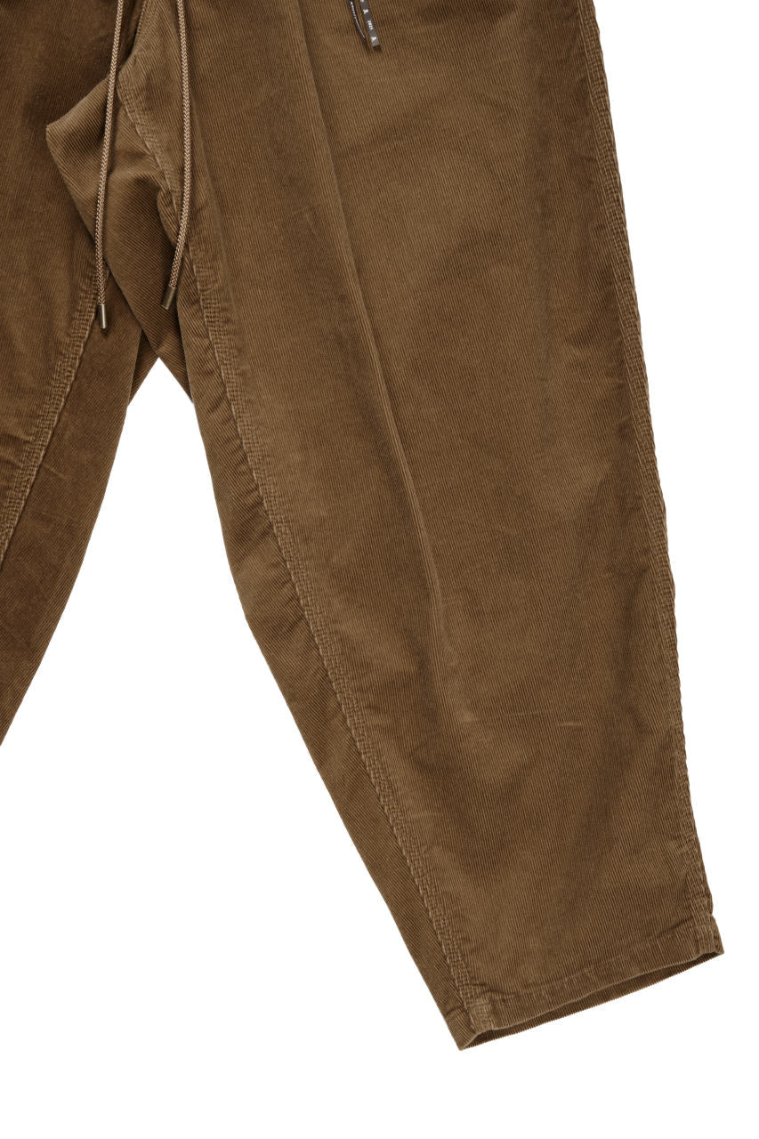 Load image into Gallery viewer, mastermind JAPAN WIDE CORDUROY PAINTER PANTS (CAMEL)