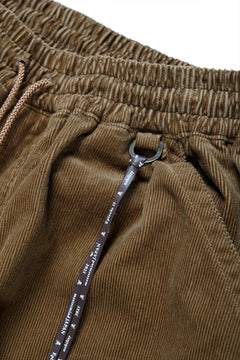 Load image into Gallery viewer, mastermind JAPAN WIDE CORDUROY PAINTER PANTS (CAMEL)