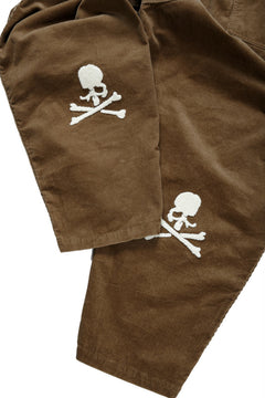 Load image into Gallery viewer, mastermind JAPAN WIDE CORDUROY PAINTER PANTS (CAMEL)