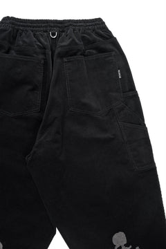 Load image into Gallery viewer, mastermind JAPAN WIDE CORDUROY PAINTER PANTS (BLACK)