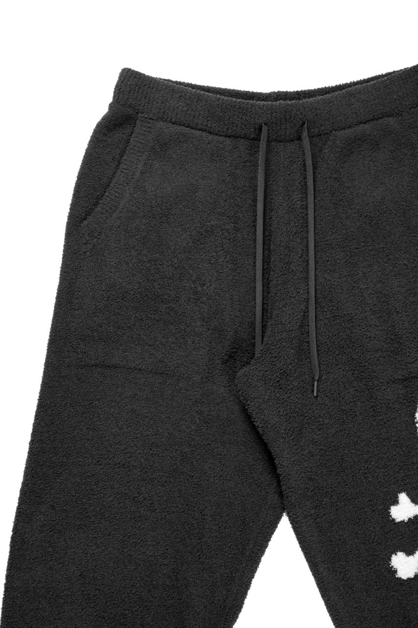 Load image into Gallery viewer, MASTERMIND WORLD LOUNGE LONG PANTS / SOFTLY BOA FLEECE (BLACK x WHITE)