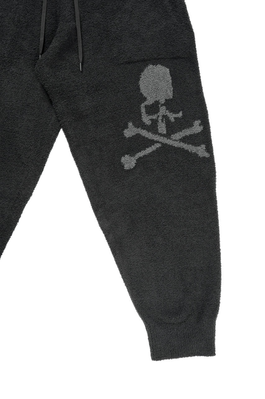 Load image into Gallery viewer, MASTERMIND WORLD LOUNGE LONG PANTS / SOFTLY BOA FLEECE (BLACK x CHARCOAL)
