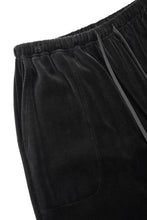 Load image into Gallery viewer, MASTERMIND WORLD VELOUR PANTS (BLACK)