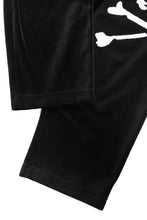 Load image into Gallery viewer, MASTERMIND WORLD VELOUR PANTS (BLACK)