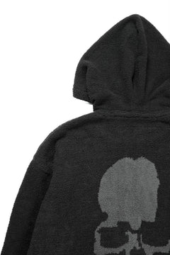 Load image into Gallery viewer, MASTERMIND WORLD LOUNGE FULL-ZIP HOODIE / SOFTLY BOA FLEECE (BLACK x CHARCOAL)