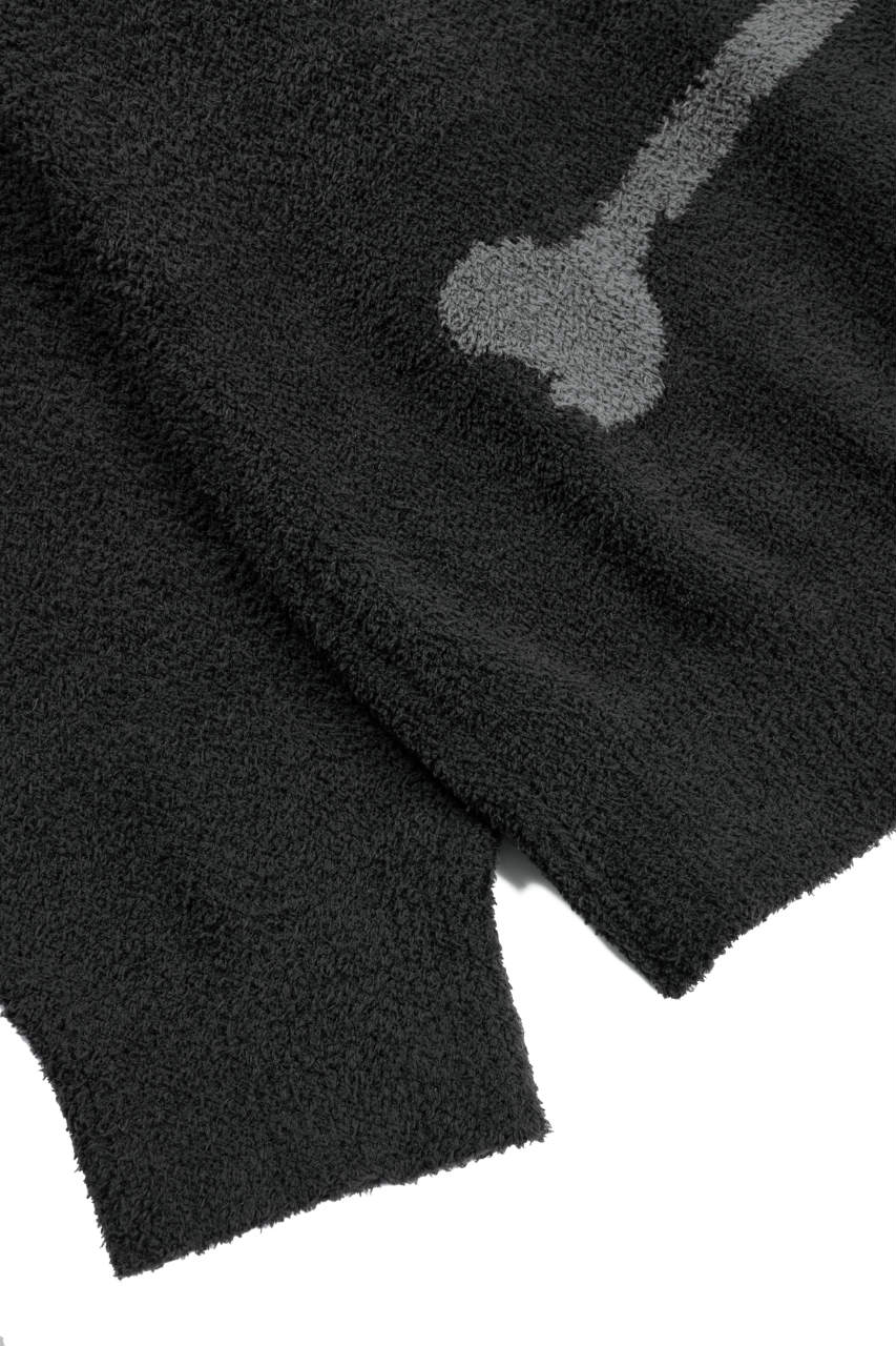 Load image into Gallery viewer, MASTERMIND WORLD LOUNGE FULL-ZIP HOODIE / SOFTLY BOA FLEECE (BLACK x CHARCOAL)