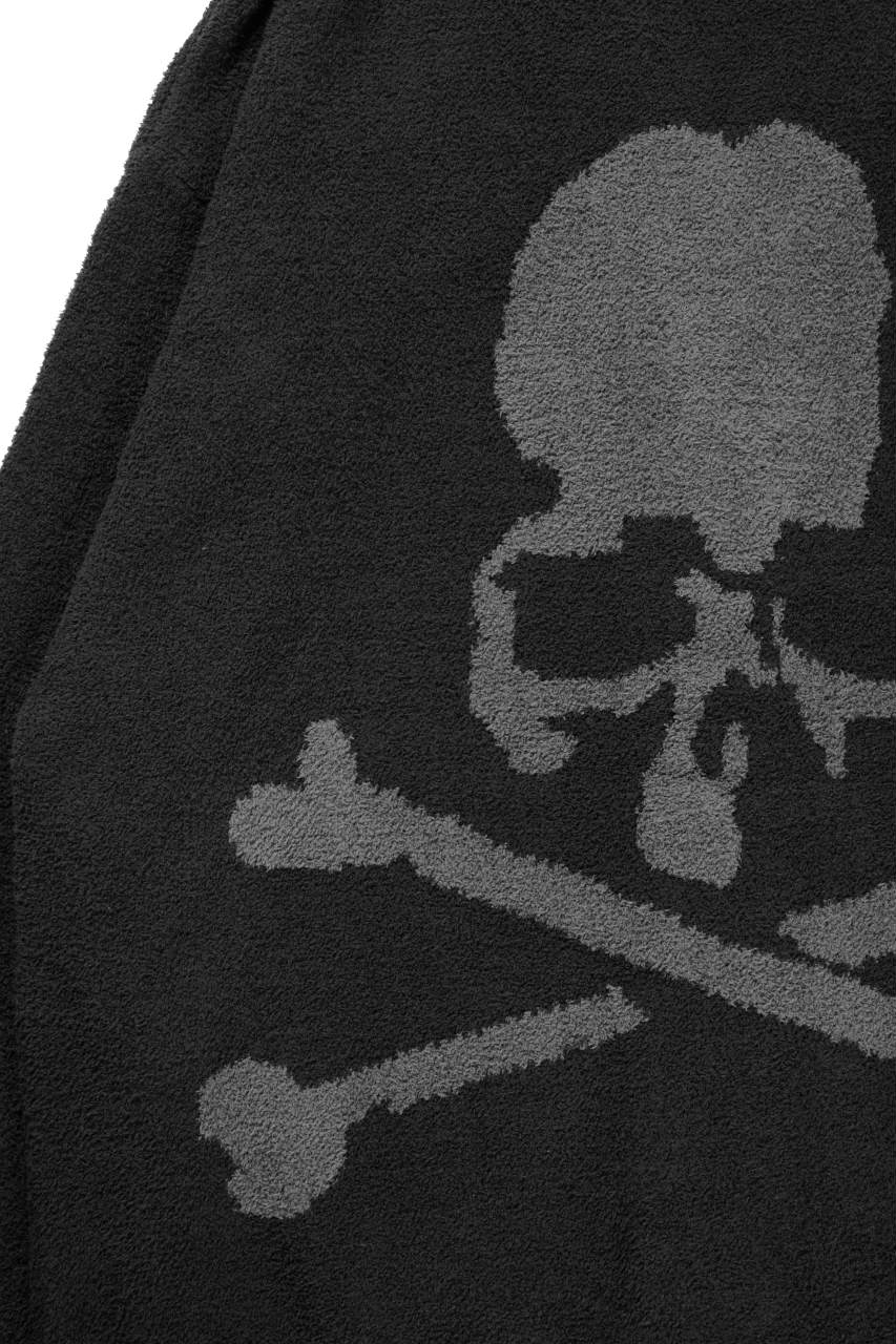 Load image into Gallery viewer, MASTERMIND WORLD LOUNGE CARDIGAN / SOFTLY BOA FLEECE (BLACK x CHARCOAL)