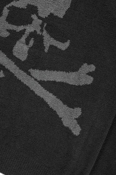 Load image into Gallery viewer, MASTERMIND WORLD LOUNGE CARDIGAN / SOFTLY BOA FLEECE (BLACK x CHARCOAL)