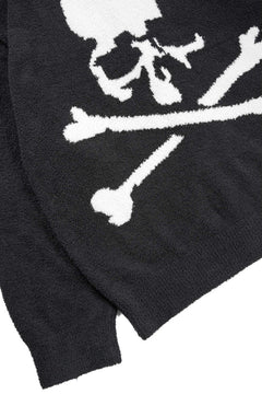 Load image into Gallery viewer, MASTERMIND WORLD LOUNGE CARDIGAN / SOFTLY BOA FLEECE (BLACK x WHITE)