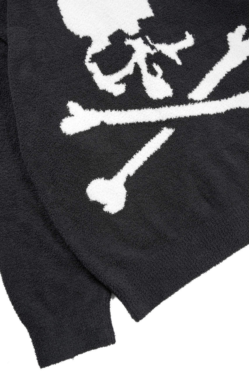 Load image into Gallery viewer, MASTERMIND WORLD LOUNGE CARDIGAN / SOFTLY BOA FLEECE (BLACK x WHITE)