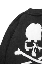 Load image into Gallery viewer, MASTERMIND WORLD LOUNGE CARDIGAN / SOFTLY BOA FLEECE (BLACK x WHITE)