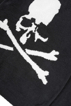 Load image into Gallery viewer, MASTERMIND WORLD LOUNGE CARDIGAN / SOFTLY BOA FLEECE (BLACK x WHITE)