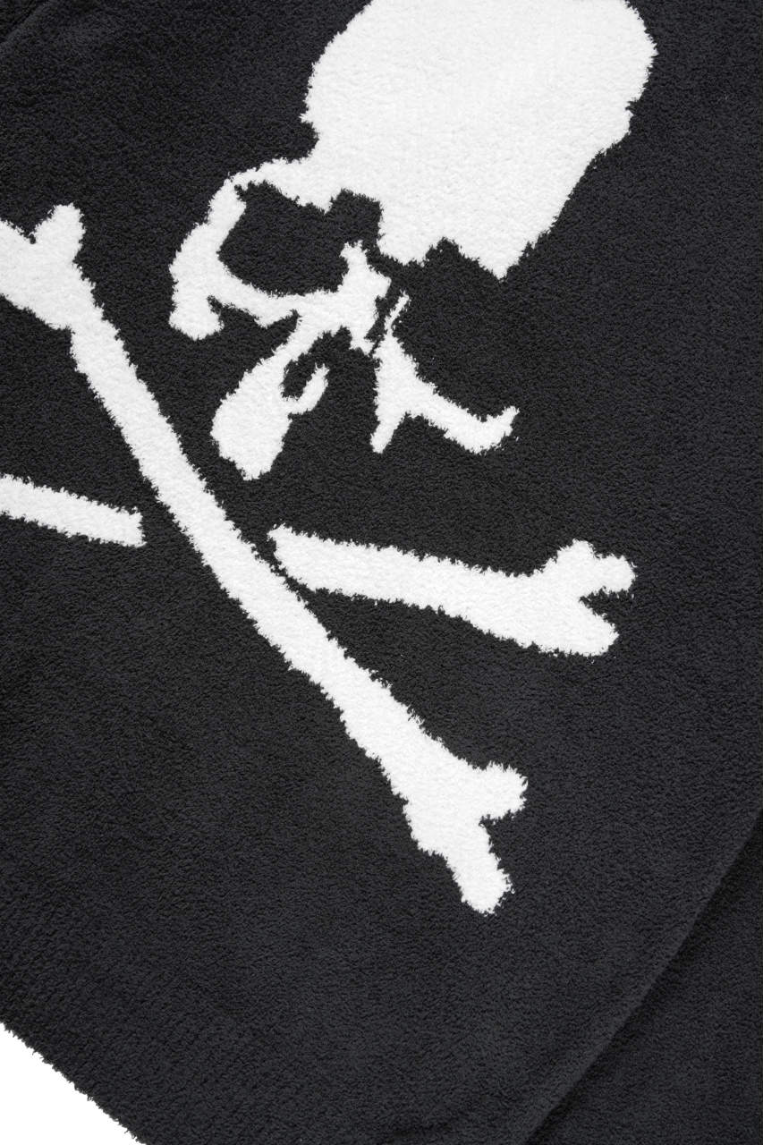 Load image into Gallery viewer, MASTERMIND WORLD LOUNGE CARDIGAN / SOFTLY BOA FLEECE (BLACK x WHITE)