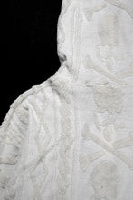 Load image into Gallery viewer, MASTERMIND WORLD OG ARAN HOODIE (IVORY)
