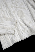 Load image into Gallery viewer, MASTERMIND WORLD OG ARAN SWEAT SHIRT (IVORY)