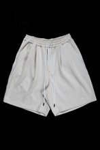 画像をギャラリービューアに読み込む, N/07 2 TUCKS EASY SHORTS / RIBBED CARDBOARD KNIT JERSEY (LIGHT BEIGE)
