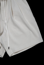 画像をギャラリービューアに読み込む, N/07 2 TUCKS EASY SHORTS / RIBBED CARDBOARD KNIT JERSEY (LIGHT BEIGE)