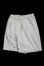 画像をギャラリービューアに読み込む, N/07 2 TUCKS EASY SHORTS / RIBBED CARDBOARD KNIT JERSEY (LIGHT BEIGE)