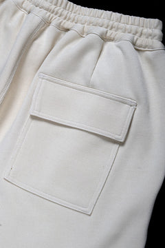 画像をギャラリービューアに読み込む, N/07 2 TUCKS EASY SHORTS / RIBBED CARDBOARD KNIT JERSEY (LIGHT BEIGE)