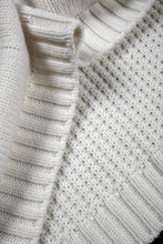 画像をギャラリービューアに読み込む, F/CE. REVERSE PATTERN COLLAR KNIT (IVORY)