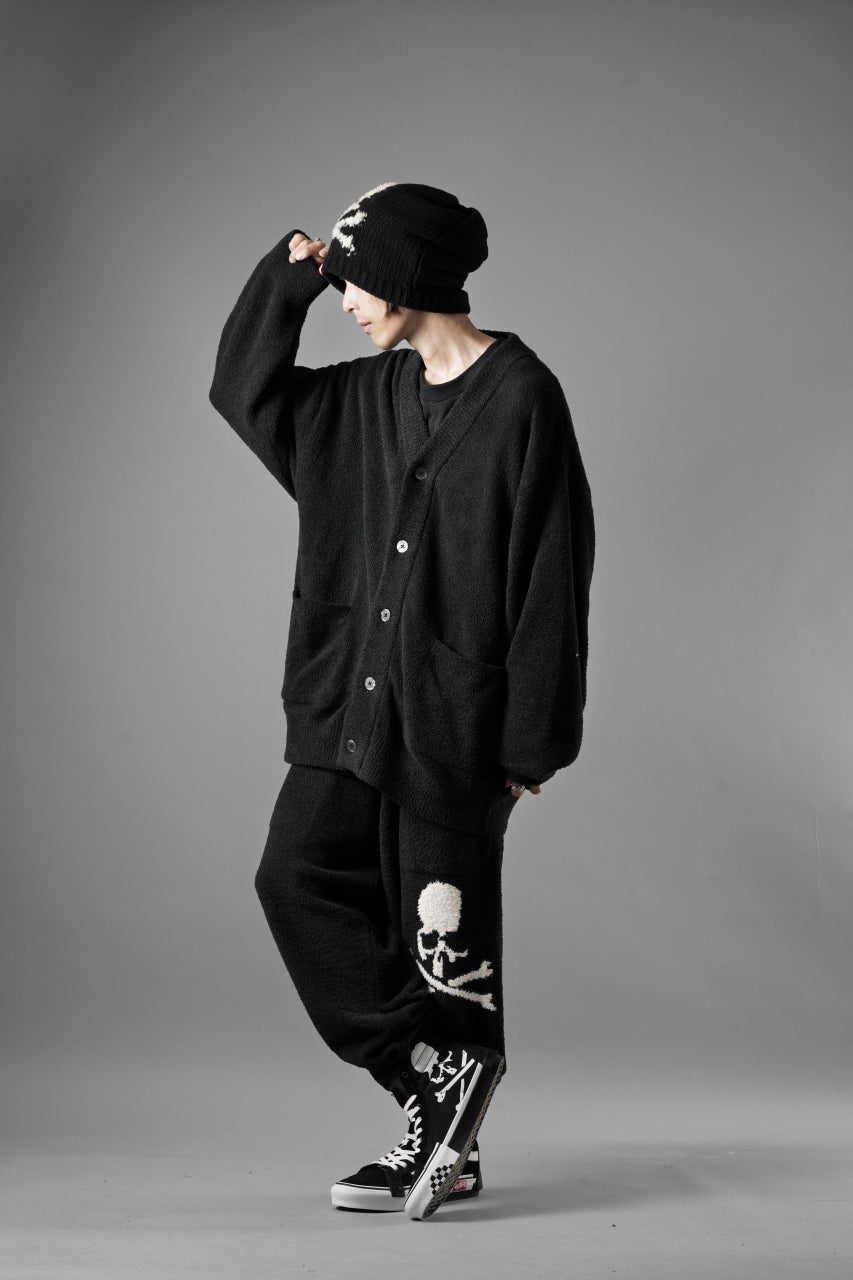Load image into Gallery viewer, MASTERMIND WORLD LOUNGE LONG PANTS / SOFTLY BOA FLEECE (BLACK x WHITE)