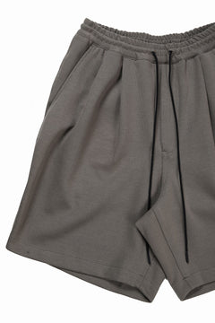 画像をギャラリービューアに読み込む, N/07 2 TUCKS EASY SHORTS / RIBBED CARDBOARD KNIT JERSEY (KHAKI GREEN)