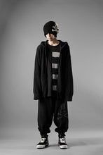 Load image into Gallery viewer, MASTERMIND WORLD LOUNGE FULL-ZIP HOODIE / SOFTLY BOA FLEECE (BLACK x CHARCOAL)