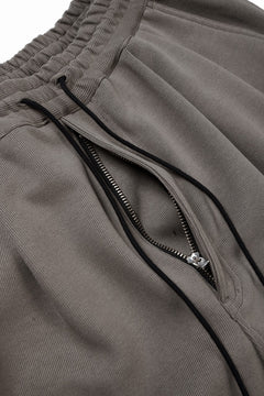 画像をギャラリービューアに読み込む, N/07 2 TUCKS EASY SHORTS / RIBBED CARDBOARD KNIT JERSEY (KHAKI GREEN)