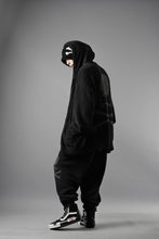 Load image into Gallery viewer, MASTERMIND WORLD LOUNGE FULL-ZIP HOODIE / SOFTLY BOA FLEECE (BLACK x CHARCOAL)