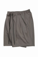 画像をギャラリービューアに読み込む, N/07 2 TUCKS EASY SHORTS / RIBBED CARDBOARD KNIT JERSEY (KHAKI GREEN)