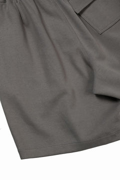 画像をギャラリービューアに読み込む, N/07 2 TUCKS EASY SHORTS / RIBBED CARDBOARD KNIT JERSEY (KHAKI GREEN)