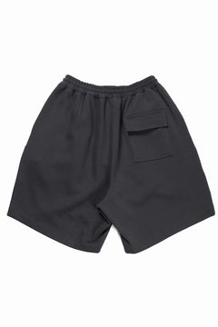 画像をギャラリービューアに読み込む, N/07 2 TUCKS EASY SHORTS / RIBBED CARDBOARD KNIT JERSEY (CHARCOAL)