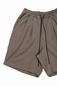 画像をギャラリービューアに読み込む, N/07 2 TUCKS EASY SHORTS / RIBBED CARDBOARD KNIT JERSEY (KHAKI)
