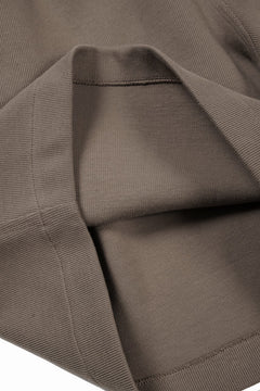 画像をギャラリービューアに読み込む, N/07 2 TUCKS EASY SHORTS / RIBBED CARDBOARD KNIT JERSEY (KHAKI)