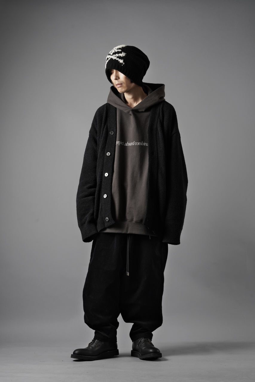 Load image into Gallery viewer, MASTERMIND WORLD LOUNGE CARDIGAN / SOFTLY BOA FLEECE (BLACK x CHARCOAL)